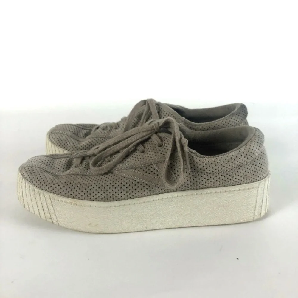 Tretorn womens 7.5 platform sneakers Suede Bold taupe gray perf